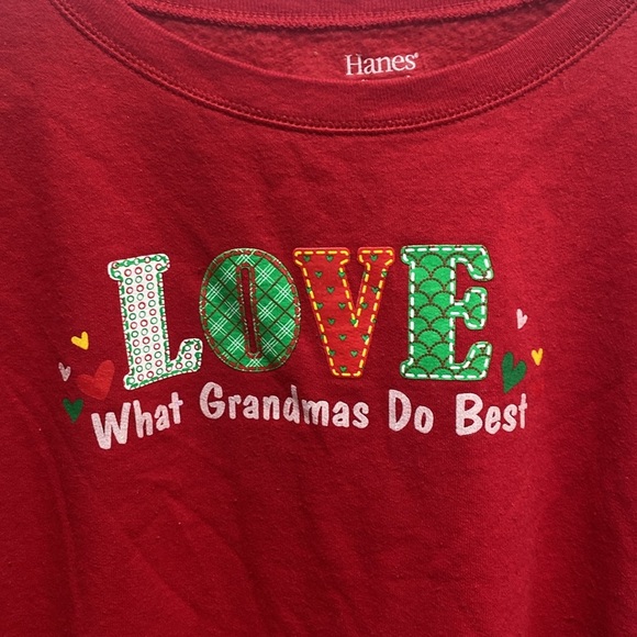 Hanes Red Sweatshirt- Love What Grandmas Do Best - Crewneck Vintage 🌟 - Picture 2 of 4